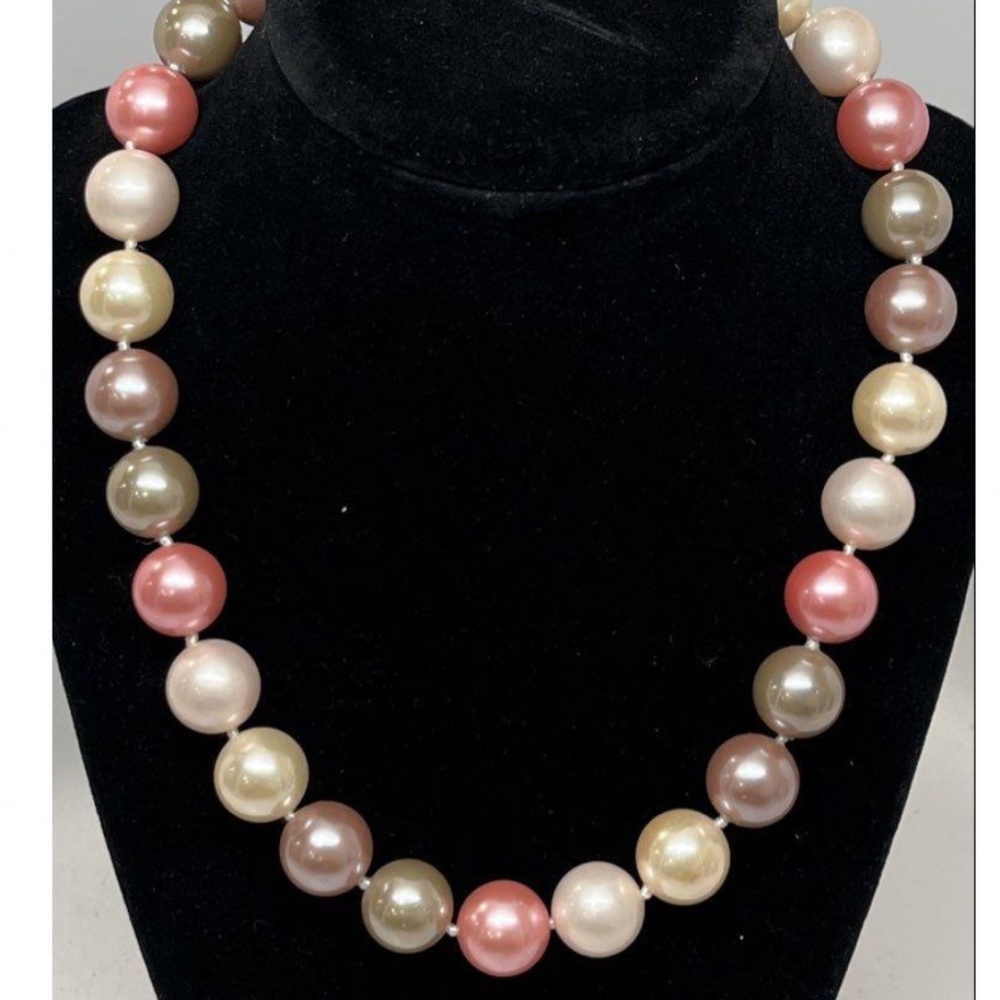 585 14K Yellow Gold Clasp Pearl Necklace